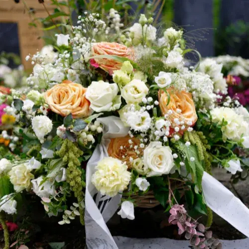 Cesto di fiori misti di stagione - Piccolo